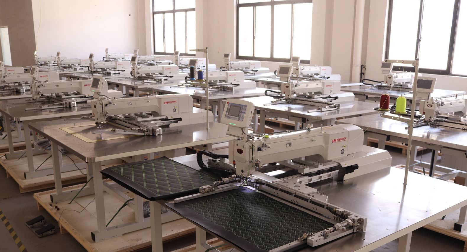 BAS-342GXL Large Area CNC Programmable Sewing Machine Workshop