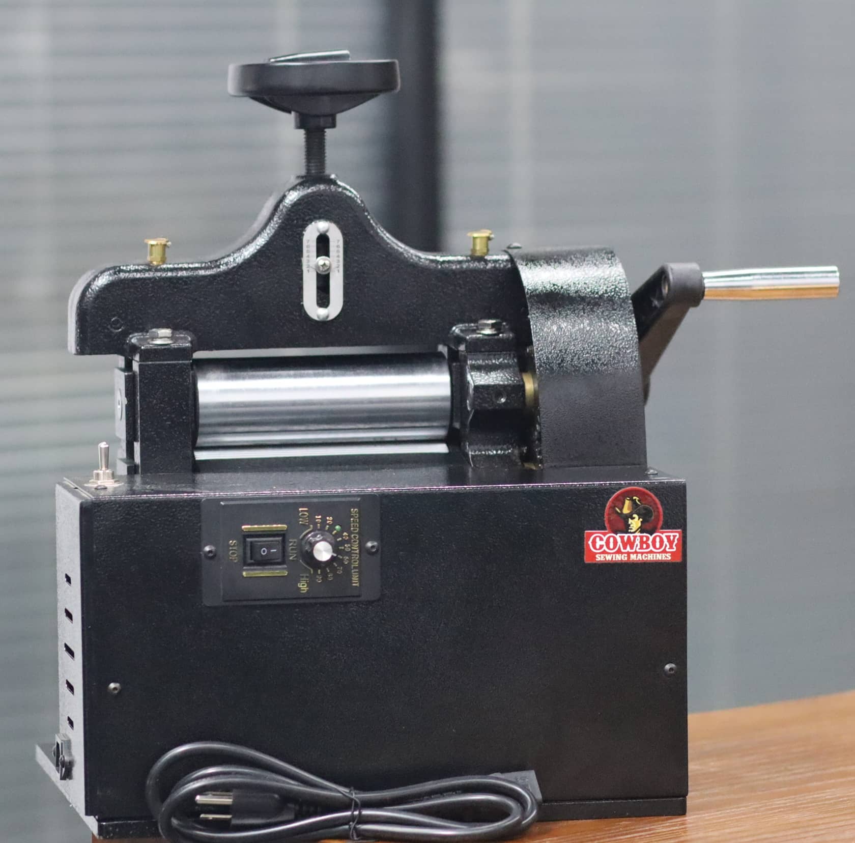 8116PRO Heavy Duty Motorized Leather Splitter