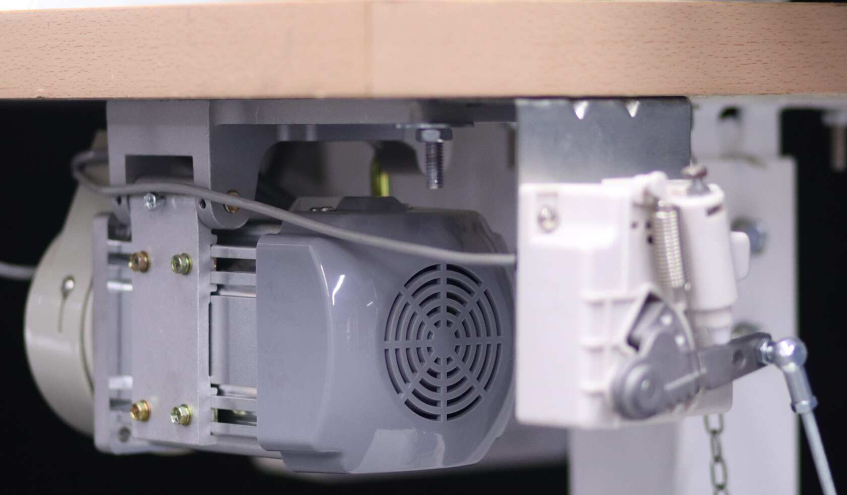 Low seed powerful sewing machine motor